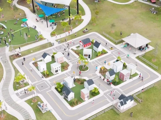 A miniature town with charming streets and houses.
You should check out this free admission children's park located in Sunrise. The kids don't stop having fun!
Opens daily from 8:00am to 5:30pm, free parking and has more attractions for kids. Starting January 15 the park will close at 6:00pm that is half an hour later.
Don't forget to bring a bike, car or scooter to ride the streets of the mini city.
There are water fountains for kids! Bring your bathing suit.