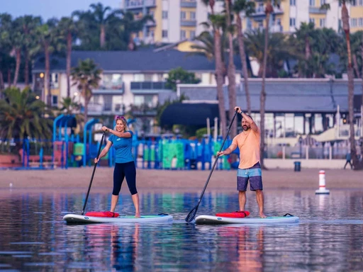 Relaxing to be in the middle of the water with the boats, under the sun, but an arm work out to get there 😅 and worth it!
Summer fun for sure :)
• Marina del Rey is located just 4 miles from LAX, next to Santa Monica and Venice Beach.
• Mother’s Beach is the best spot to learn how to paddleboard because of the calm, flat water.
• Marina del Rey is the largest small-craft harbor in North America and is the second largest in the world after Dubai!
• L.A.’s Marina is where locals go to play on the water. • Here, you can kayak, stand-up paddle board, jet-ski, or go deep-sea fishing, whale-watching or hop on a sunset dinner cruise.