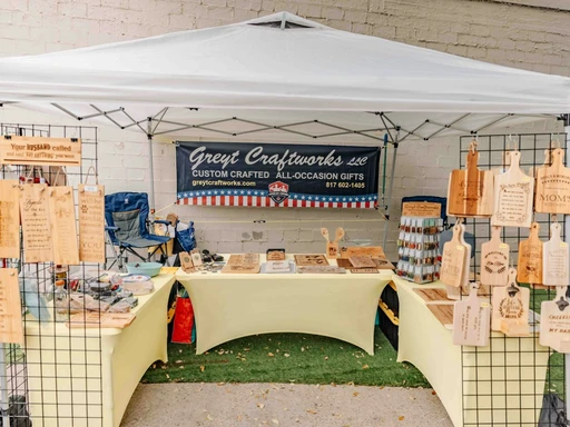 Welcome to the heart of Texas craftsmanship at the 20th Annual Grapevine Farmers & Artisans Market. Discover vibrant Texas creativity as you explore the collection of handcrafted treasures made by local artisans.
Sat, Jul 27
From 9:00 AM to 2:00 PM
From intricate woodwork to crochet, pottery, jewelry, and everything in between, each piece tells a story of the rich tapestry of Texas culture. Find the perfect one-of-a-kind handmade souvenir or treat to celebrate the talents of Texas farmers and artisans.