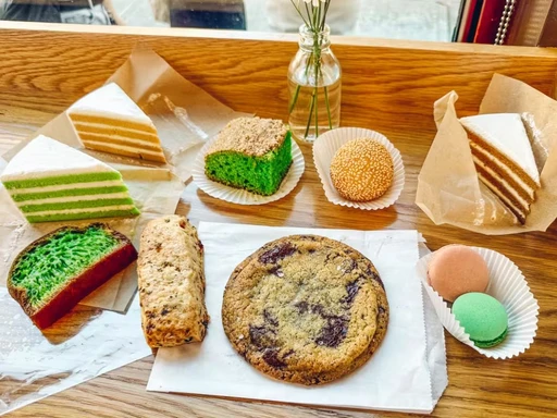 We’ve been looking forward to Bánh By Lauren’s opening for months—and the pandemic-era popup business turned elegant Chinatown bakery does not disappoint.
Their signature pandan honeycomb cake is as pleasurably chewy as a lively conversation, while the moist, flavor-packed chinese sausage, cheddar & chive scone may be even more exciting. There’s also a Vietnamese-inspired coffee menu to play around in: We’ll be drinking the big-time refreshing, sweet-and-sour iced Lime Drip all summer. The bakery is currently open from Thursday to Sunday.