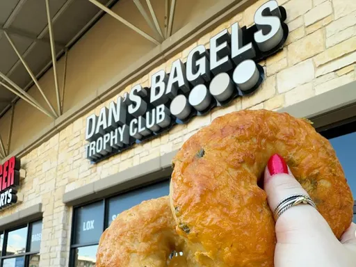 DAN’S BAGELS || TROPHY CLUB 🥯
🍒 WHAT THEY’RE KNOWN FOR: sourdough bagels made by a couple who has moved down from Connecticut/New York area. Dan was selling bagels out of his house during the pandemic and it was a hit so he opened up his own shop! They are actually looking for someone to franchise with them because they have outgrown this location!
🍒 THE VIBE: grab & go bagels with some outdoor seating outside. I recommend going before 10am on a weekend because it gets very packed, lines out the door all the time.
🍒 PRICE: gifted 🤍 but last time I came here for 1 lox bagel, 1 regular bagel with cream cheese, 2 to-go bagels and it was less than $25! So cheap.
🍒 WOULD I COME BACK? Yes! Already have!
••••
Overall Rating: 11/10
- The story behind this bagel shop is just such a cute little story it’s hard not to love! The staff is super nice and they work SO fast for how much traffic they have.
- I’m a huge fan of their classic lox and nova lox bagels. They are huge portions I would recommending sharing half with someone else or save the other half for a snack for later but wow it’s filling!
- The sweet bagels are amazing. I’ve had the cinnamon sugar and blueberry pie bagels and WOW. The perfect sweet treat.
- I’ve been here with my mom and my friends and everyone is in love with the bagels and service here. Dan and Jennifer really know how to run their business and they are damn good at it too! The quality is always consistent and customer service is 10/10. Highly recommend trying these bagels out!
- Also, don’t be like me and read the sign on how to store these bagels if you take them home. Since they’re sourdough they ferment as time goes on (it takes 3 days to make these). So if you bring them home, freeze them right away!