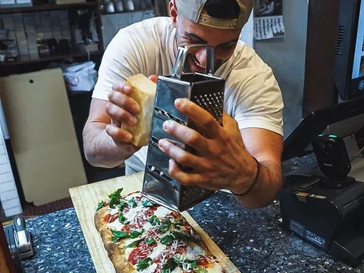 Reminder how good KING UMBERTO is.
Whether you get slices in the pizzeria area or sit down for service in the huge patio, the food is amazing, especially their famous Fried Capellini and excellent pastas. Going back ASAP for Bomobloni on Wednesdays and just all the great slices.
👶🏽🍕 👌🏽👌🏽👌🏽👌🏽