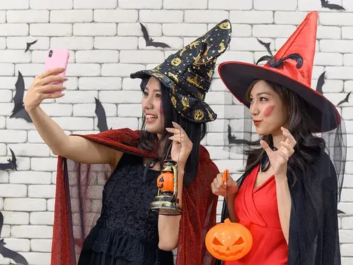 Two weeks until the 6th Annual Trick-or-Treat on Downtown Streets, presented by H-E-B and proudly supported by Republic Tower! 👻
Get your costumes ready for an evening of spooky fun and sweet treats at Main Street Garden Park on October 31st from 4:00 to 7:00 PM!
Trick-or-treating, festive activities, and family fun await - don’t forget to RSVP for your tickets at the link in bio. Let the countdown to Halloween begin! 🎉🎃