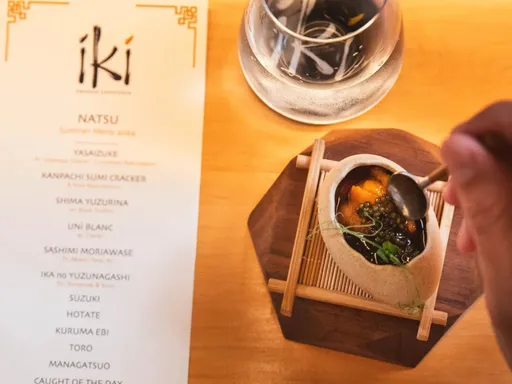 Iki Omakase Experience just made it to my Top 5 restaurants in Miami without a doubt ✨
It is a place that offers a unique and memorable culinary experience. Upon entering, you are greeted with an elegant and welcoming atmosphere, ideal for enjoying a special dinner.

The concept Omakase, which means "leave it to the chef", does its magic and manages to make every dish a surprise, made with fresh and high-quality ingredients, I think the 14 dishes took me out a wow!

Super recomendado!