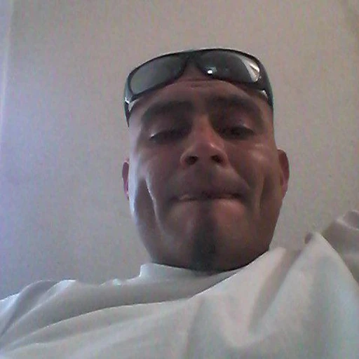 looking to hangout with females or couples hmu in LA are