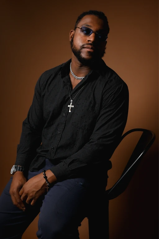 Stepping into the spotlight like a true gentleman πΊπΏ