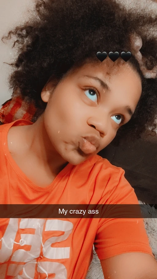 Hi I'm new here, would love to make new friends hmu