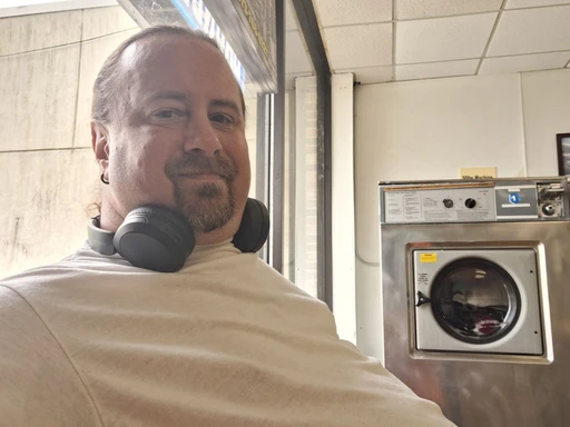 Stuck at the laundromat, alone and bored out of my mind...
