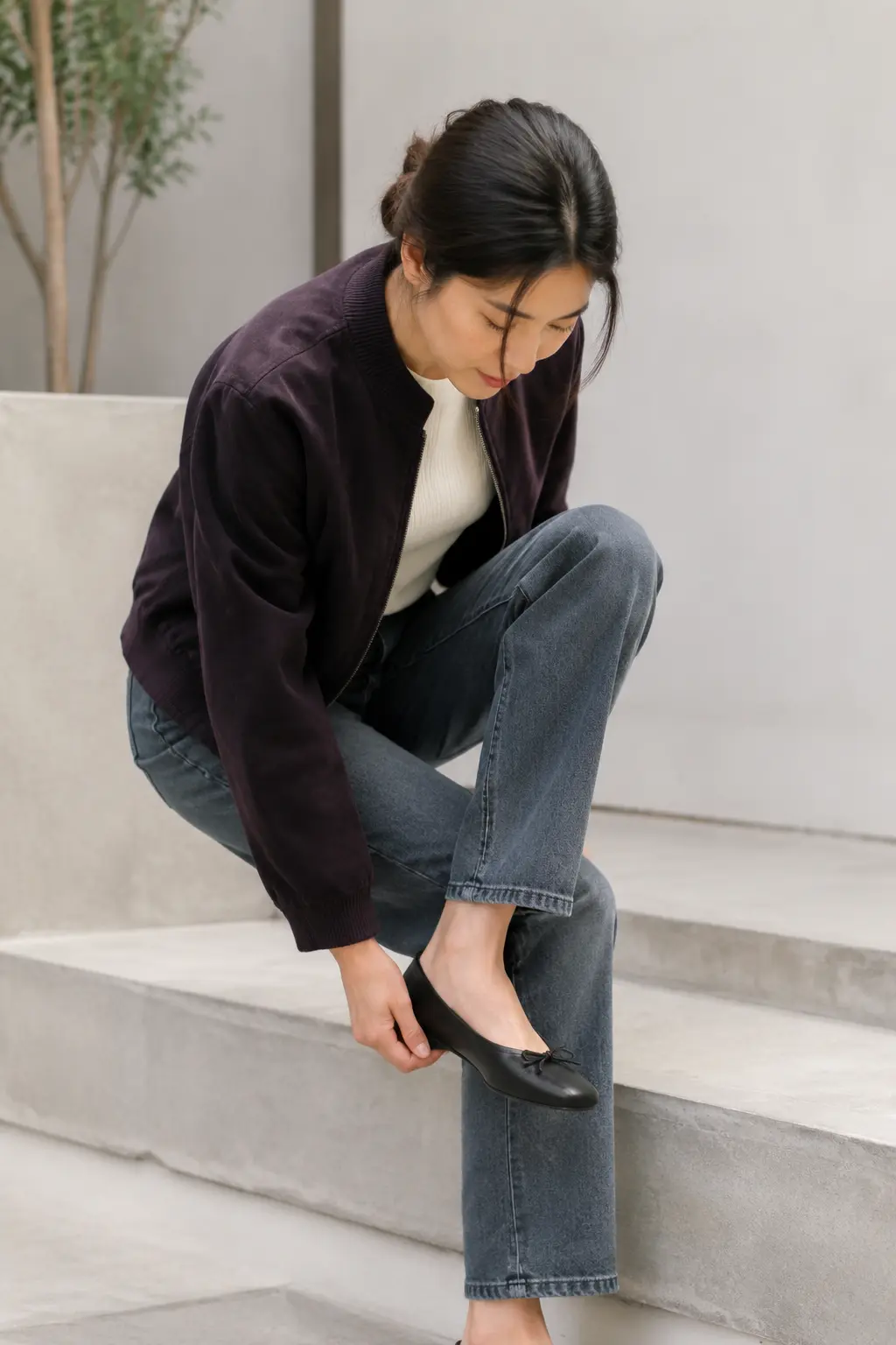 Plum Blazer and Relaxed Blue Jeans Outfit: plum blazer and relaxed blue jeans in plum, blue and black.