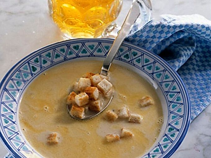 Beer soup with cheese