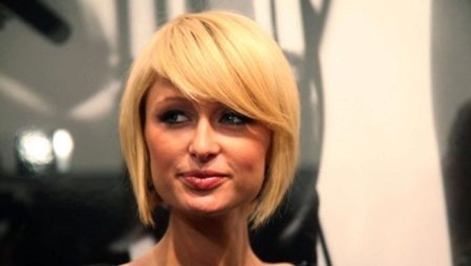 Kare with oblique bangs: features, types and selection tips