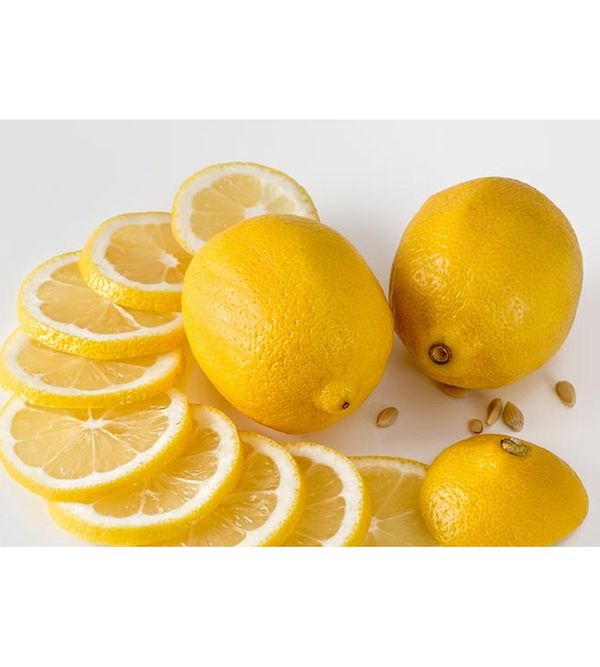 Lemon juice for hair: recipes for lightening and rinsing