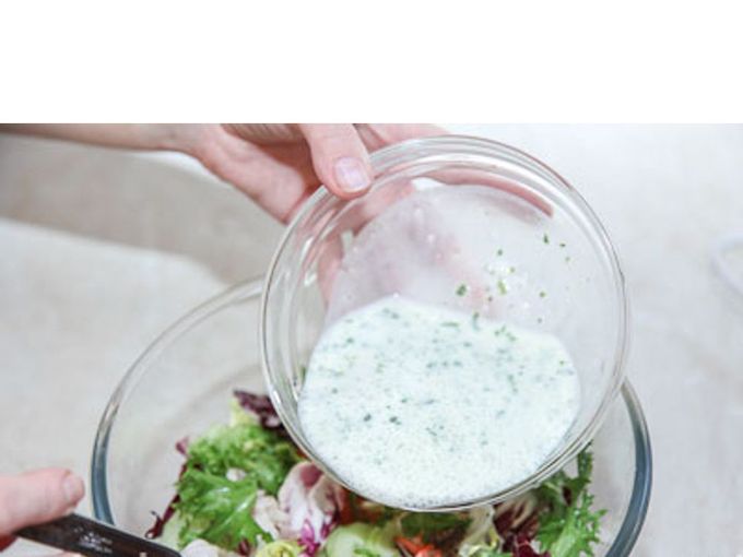 Shrimp salad with yoghurt, Step 04