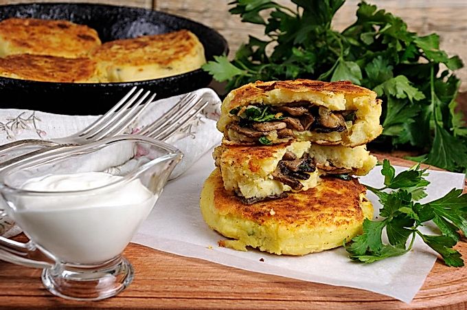 Rosy zrazy with mushrooms: how to cook a delicious dish