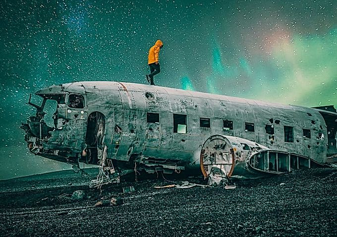 尾や翼はありません アイスランドのビーチに墜落したアメリカの飛行機の歴史