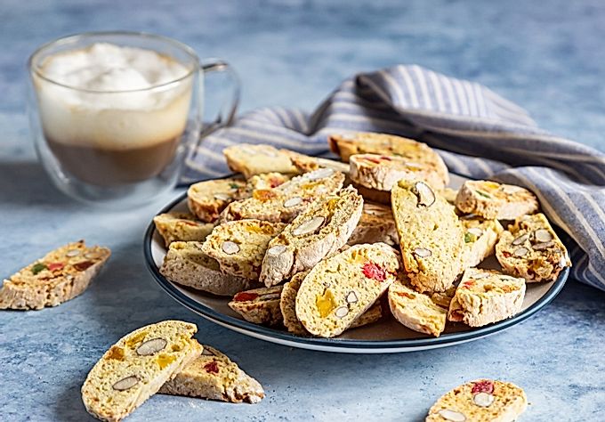 Biscotti with nuts and dried fruits