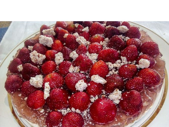 Strawberry dessert with jelly, cottage cheese and almond crumbs. Recipe photo