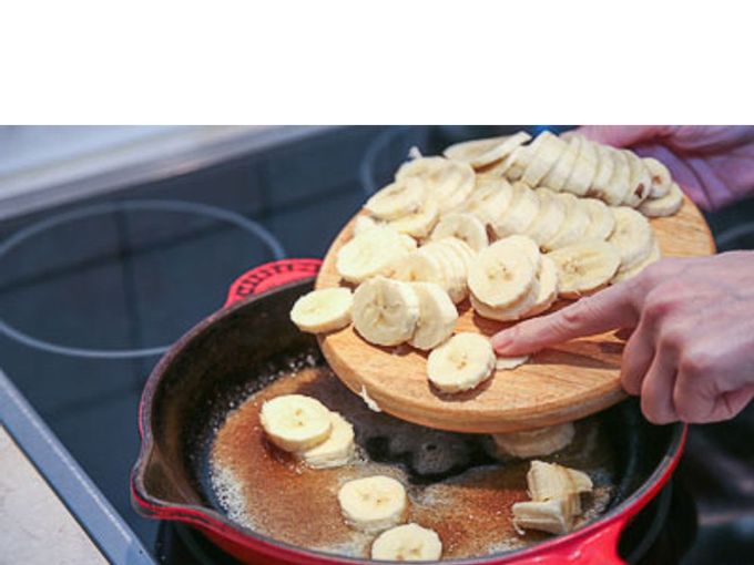 Pancakes with banana filling Step 03