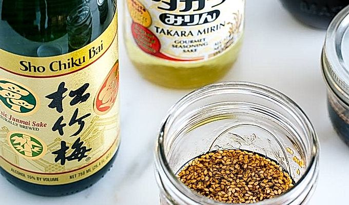 Salsa Teppanyaki in barattoli di vetro.