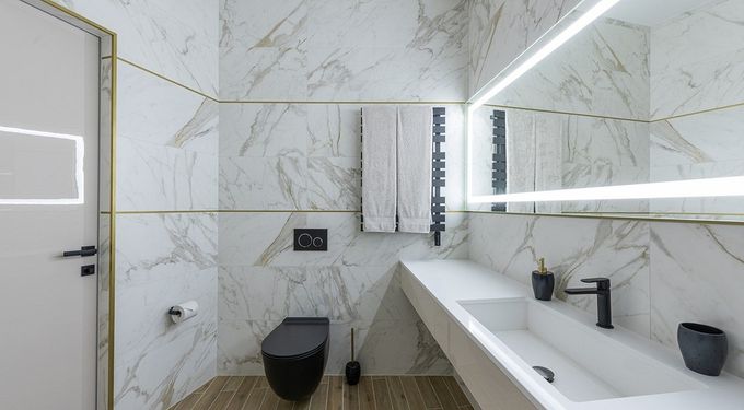 7 спорни трика за декориране на баня, които ще дразнят любителите на чистотата
