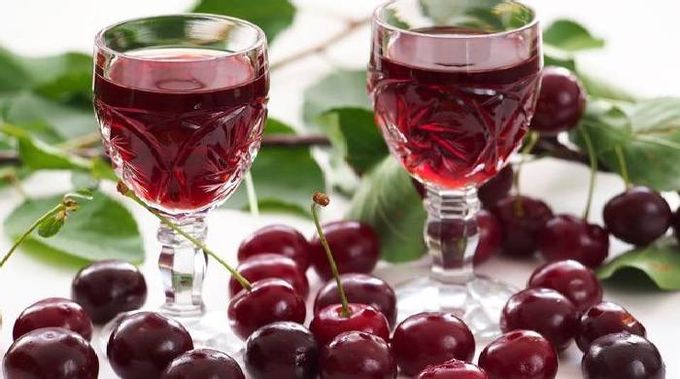 Do-it-yourself cherry wine at home - a simple recipe