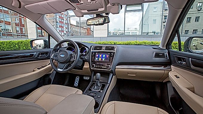 Damos as boas-vindas ao Subaru Legacy na Rússia em nome do nosso Camry
