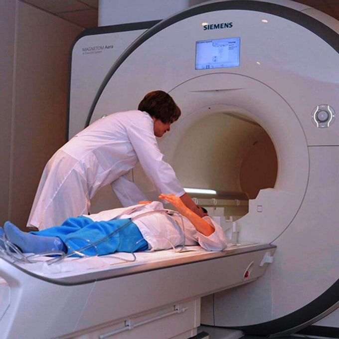 Магнітно-резонансна томографія (МРТ) крижово-клубових зчленувань