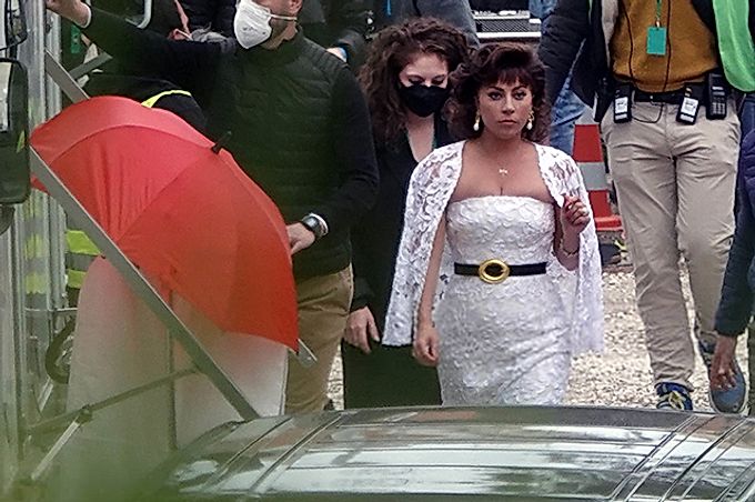 Lady Gaga as a bride and unrecognizable Jared Leto on the set of House of Gucci