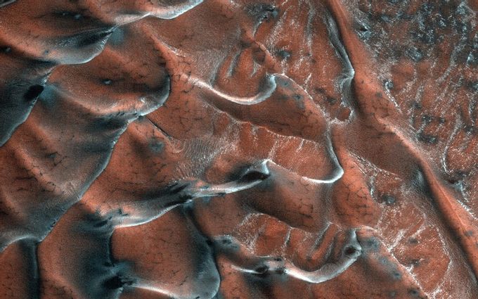 NASA showed frosty dunes on Mars (photo)