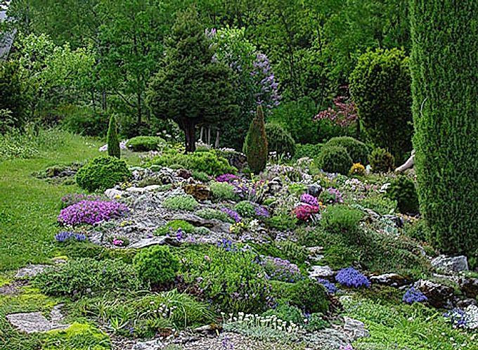 Czech gardens: Zdenek Rzegachek's garden