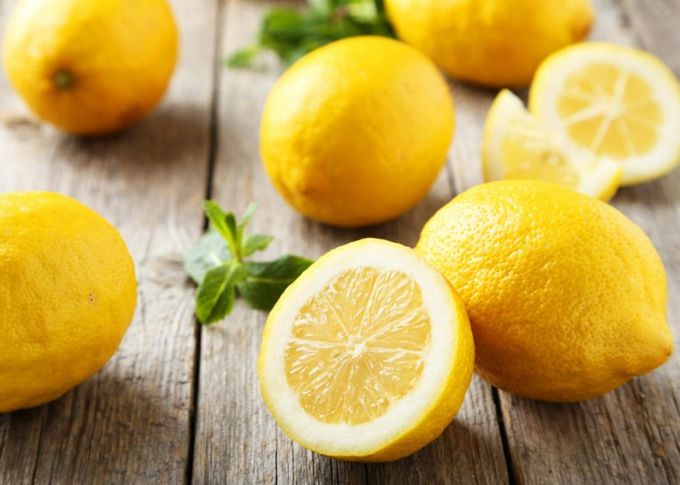 what-happens-if-you-eat-lemon-every-day-the-benefits-and-harms-of