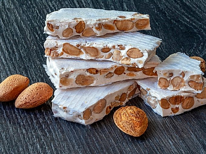 Cómo hacer turrón de almendras