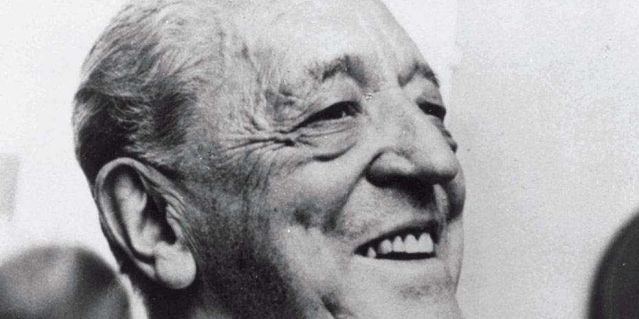 Mies Circa 1950: German born American architect Mies Van Der Rohe (1886 - 1969). Photo by MPI/Getty Images