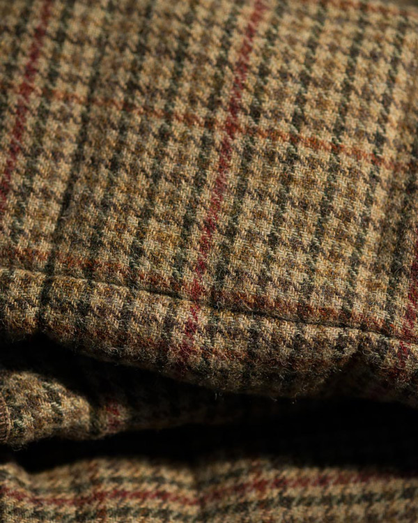 Exploring Harris Tweed and Abraham Moon - A Textile Journey