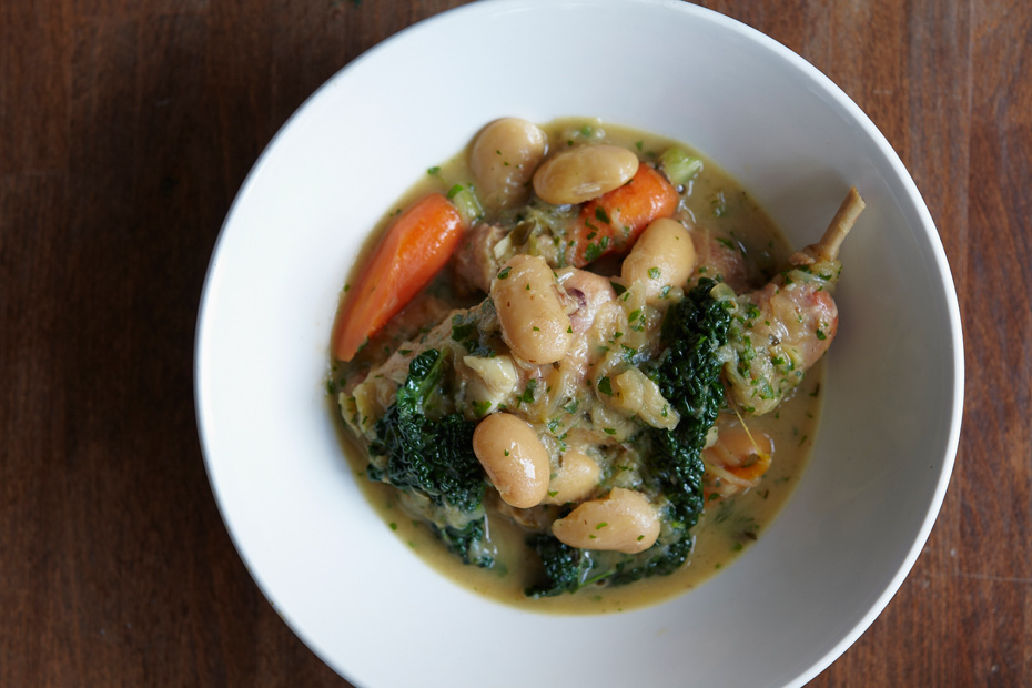 Braised-rabbit-with-butter-beans-and-mustard