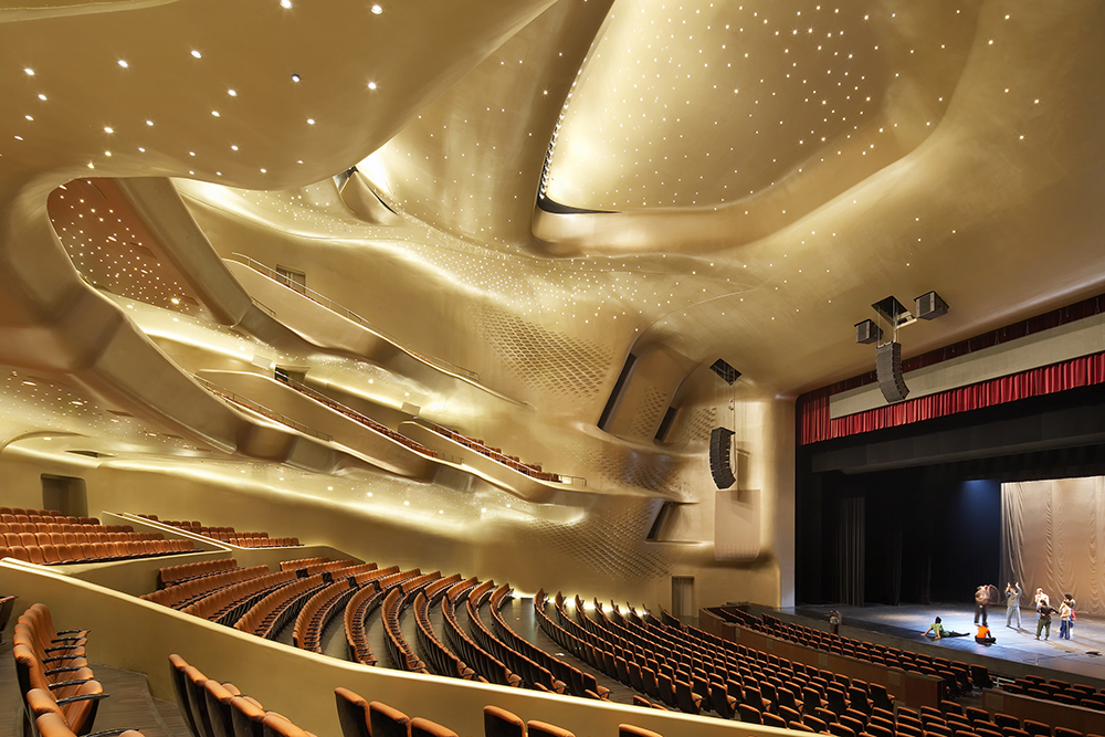 Guangzhou Opera House, Guangdong Province, China. Photography Hufon + Crow