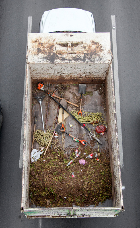 Alejandro Cartagena: Urban Transportation Photo Essay Image 7, gardening tools