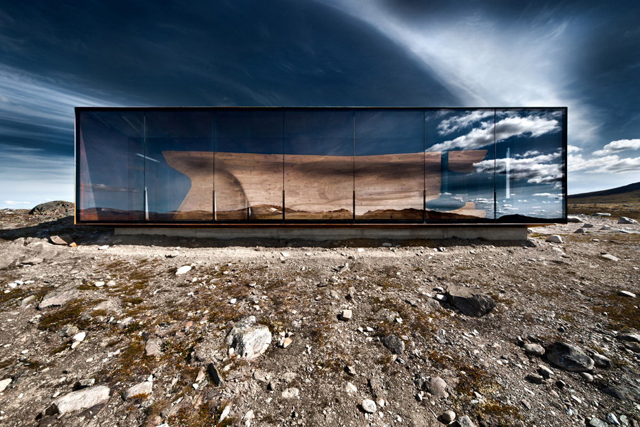 Reindeer Pavilion / Category: Exterior / Image © Ken Schluchtmann via Arcaid Images