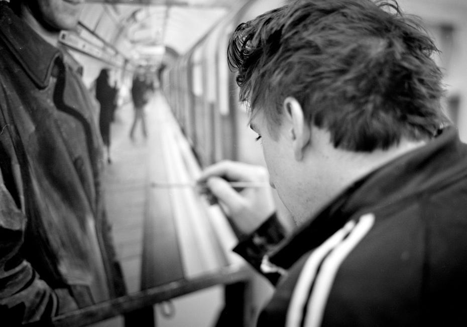 Joe working on a painting for <em>London</em>