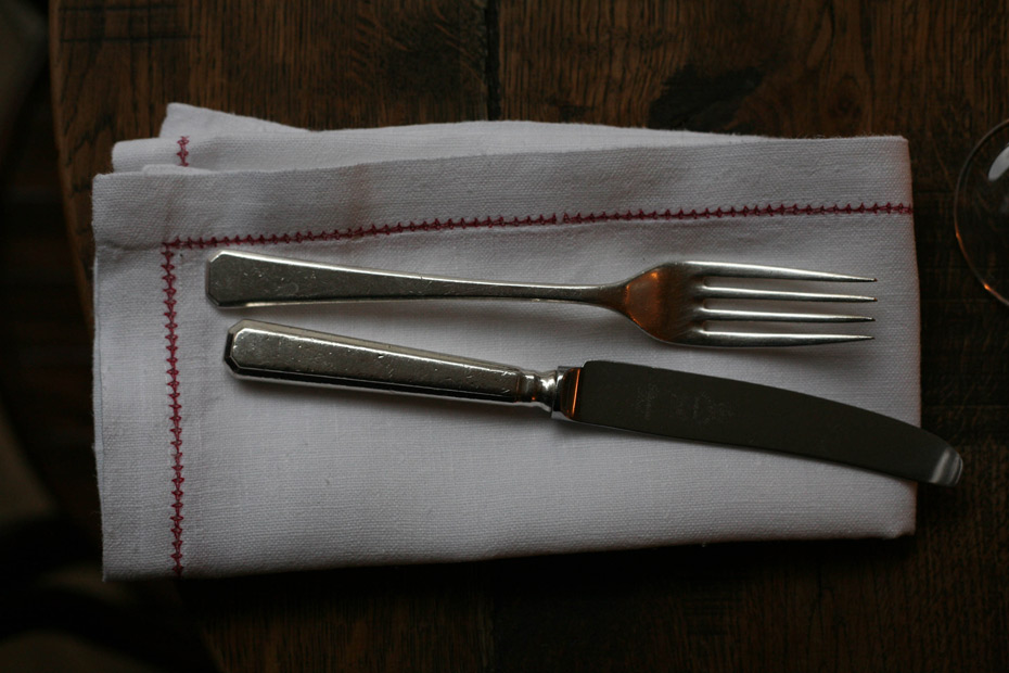 Knife-and-folk-set,-restaurant