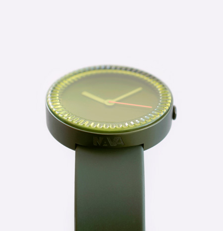 nava_bottle_watch