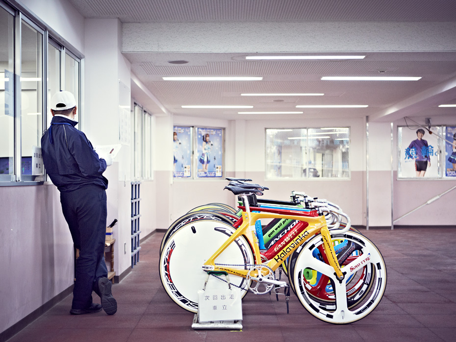 Japanese-Keirin,-Fred-MacGregor,-bikes