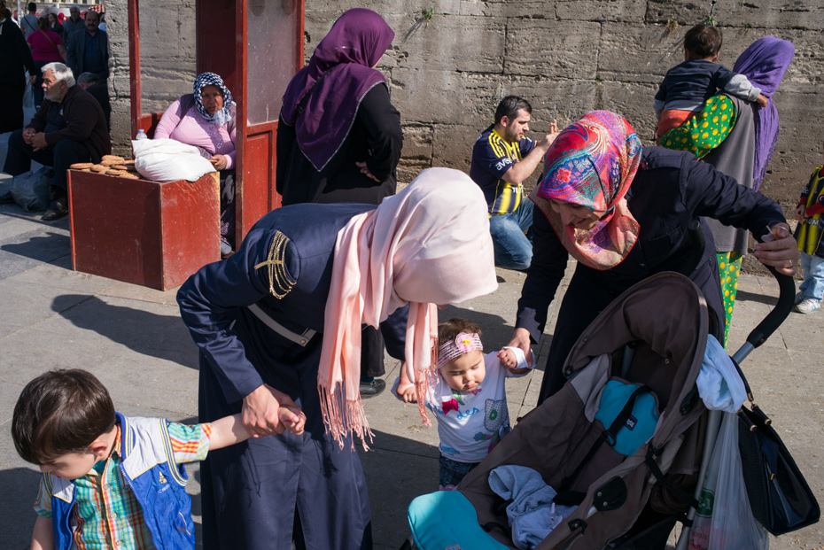 R-Sinha-Istanbul-Street-Story,-Port-2