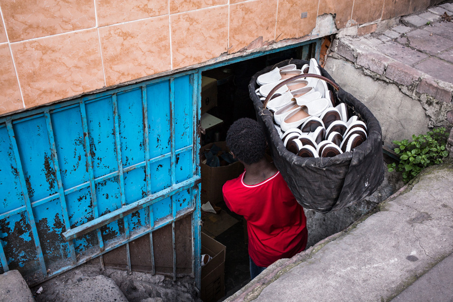 R-Sinha-Istanbul-Street-Story,-Port-3