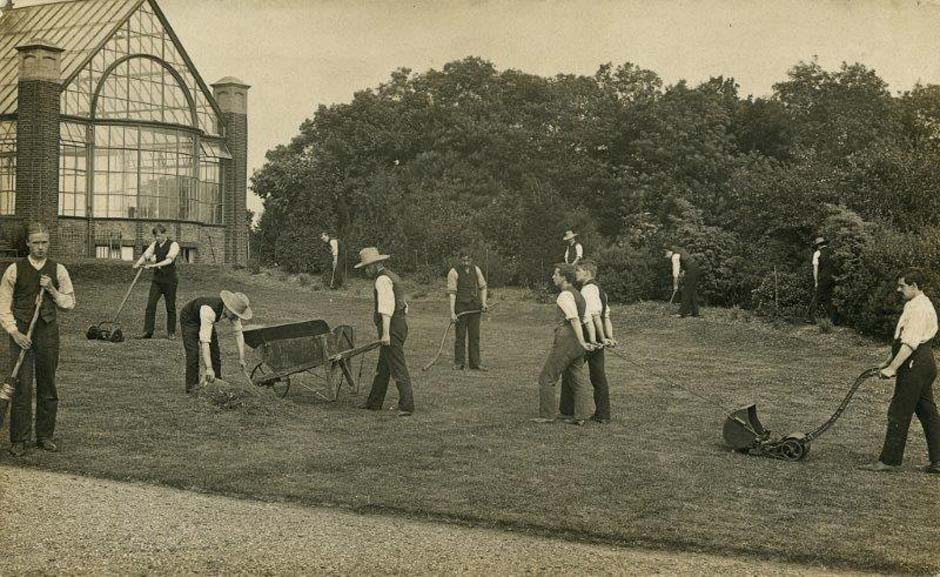 2002-381-Mt-Vernon---WWI-Hospital-TB---Patients-gardening