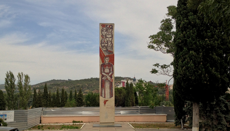 monument-fell-in-the-struggle-for-soviet-power