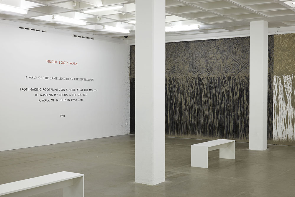 Left: Muddy Boots Walk, 1991. Cut vinyl text. Image courtesy of the artist – Right: Muddy Water Falls, Richard Long, 2015. Image courtesy of the artist