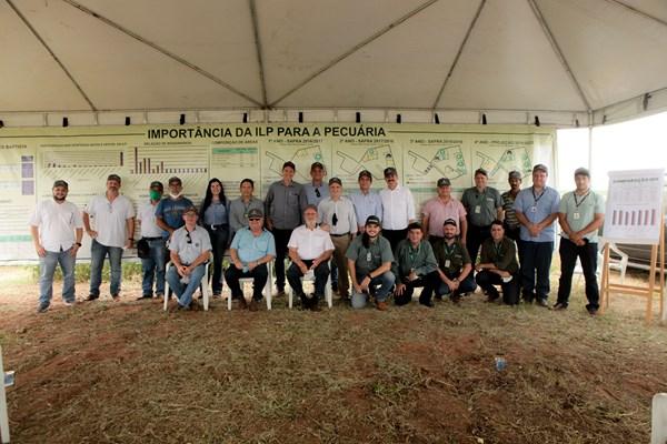 Secretário Itamar Borges visita fazenda com sistema que recupera solo e otimiza produção
