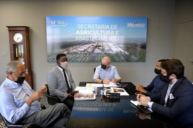 Na sede da SAA, Secretário Executivo do Centro de Equidade Racial e presidente do CPDCN são recebidos em audiência
