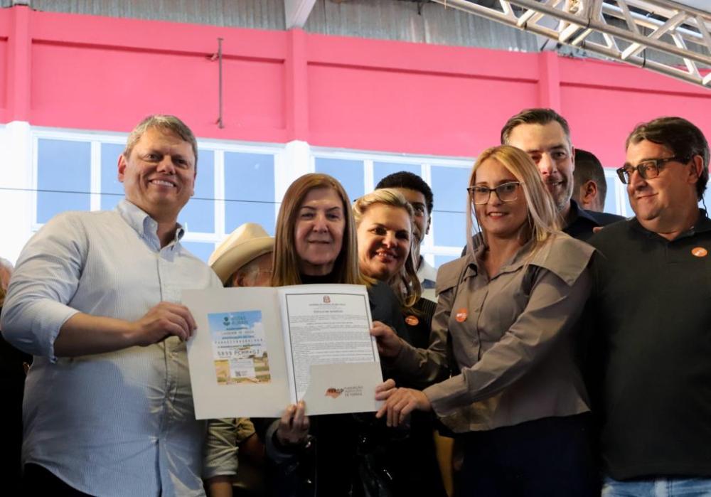 Governo faz a maior entrega de títulos rurais da história no Pontal do Paranapanema